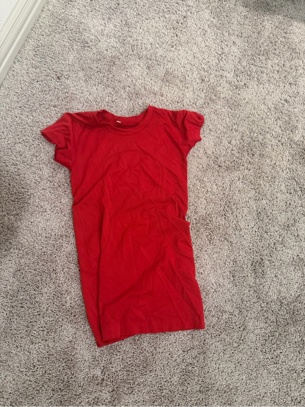 lululemon athletica Red Short Sleeve Tee